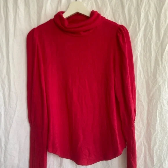 Anthropologie Puff Sleeved Cozy Turtleneck Top in Hot Pink
Size Small - Picture 5 of 13